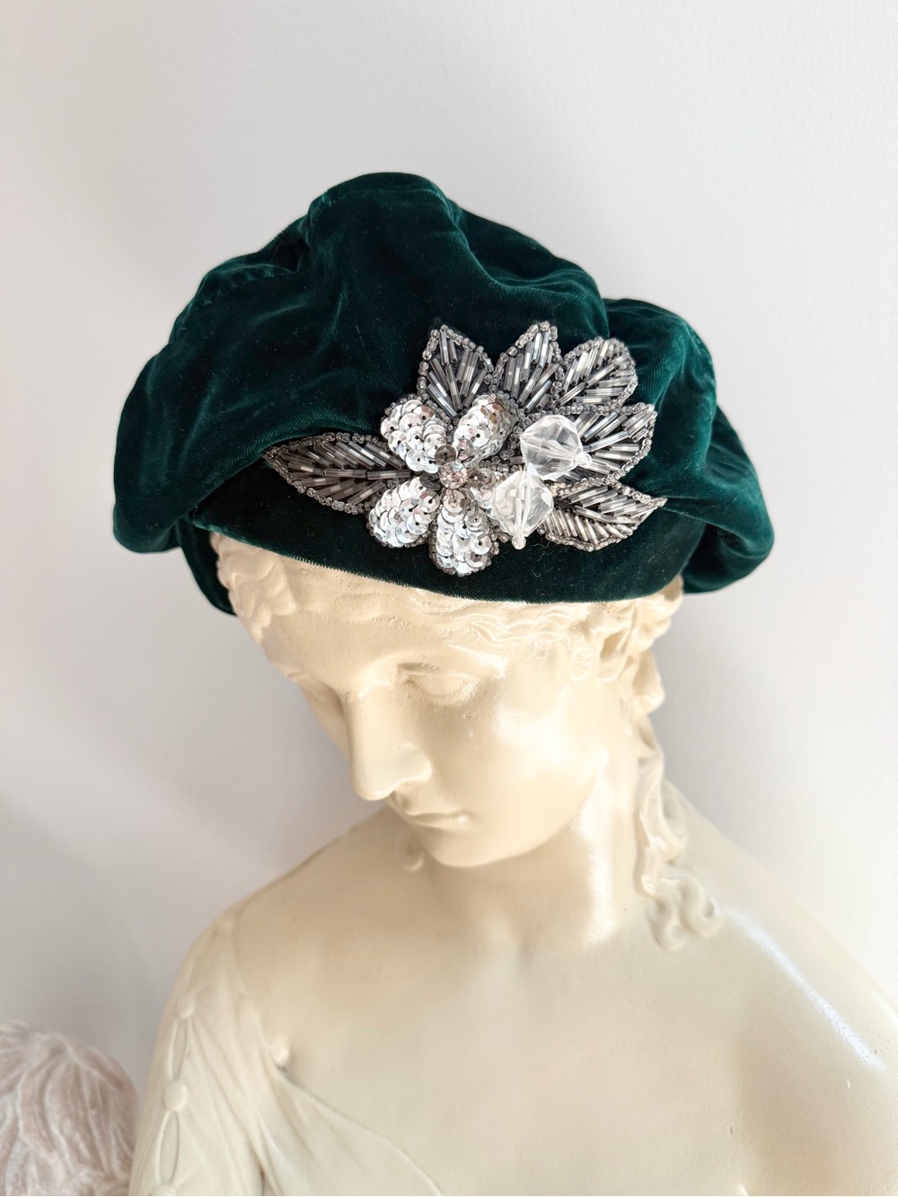 VTG Don Anderson Emerald Green Velvet Jeweled Cocktail Hat